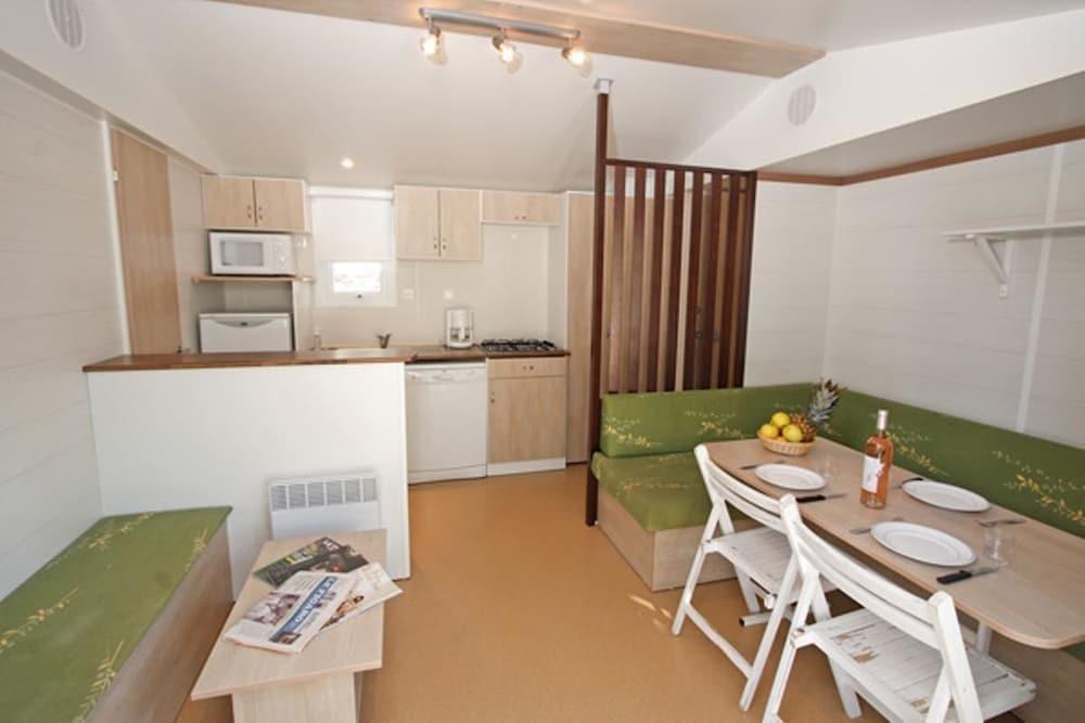 Camping Domaine De Chanteraine 레 살레스 쉬르 베르동 외부 사진